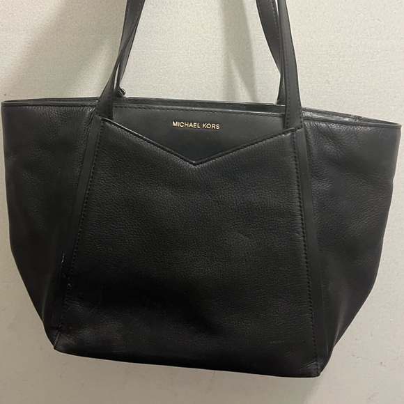 Michael Kors Elegant Black Tote - Picture 2 of 5